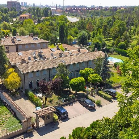 Residence Antico Borgo Modena Esterno foto