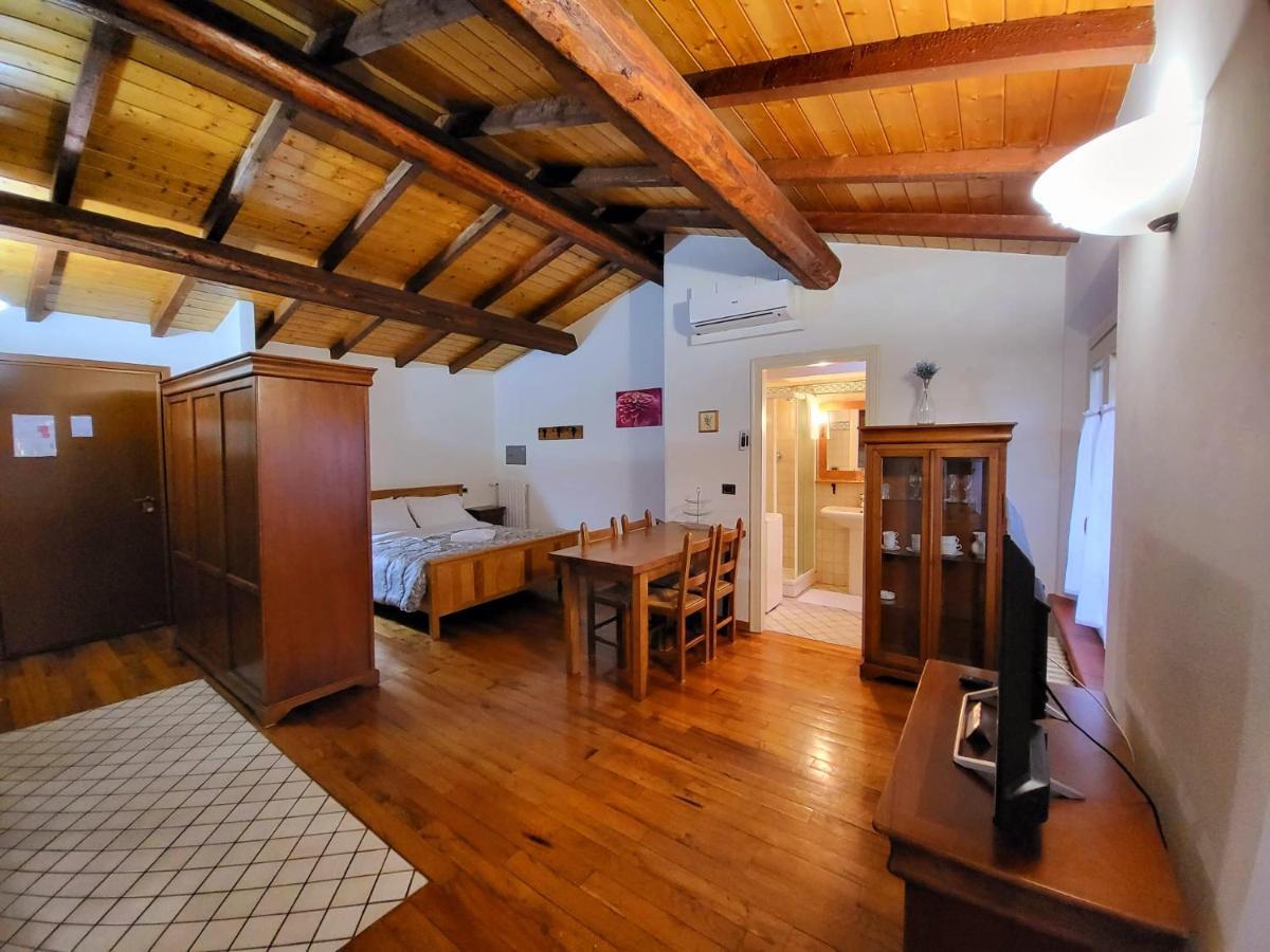 Residence Antico Borgo Modena Esterno foto
