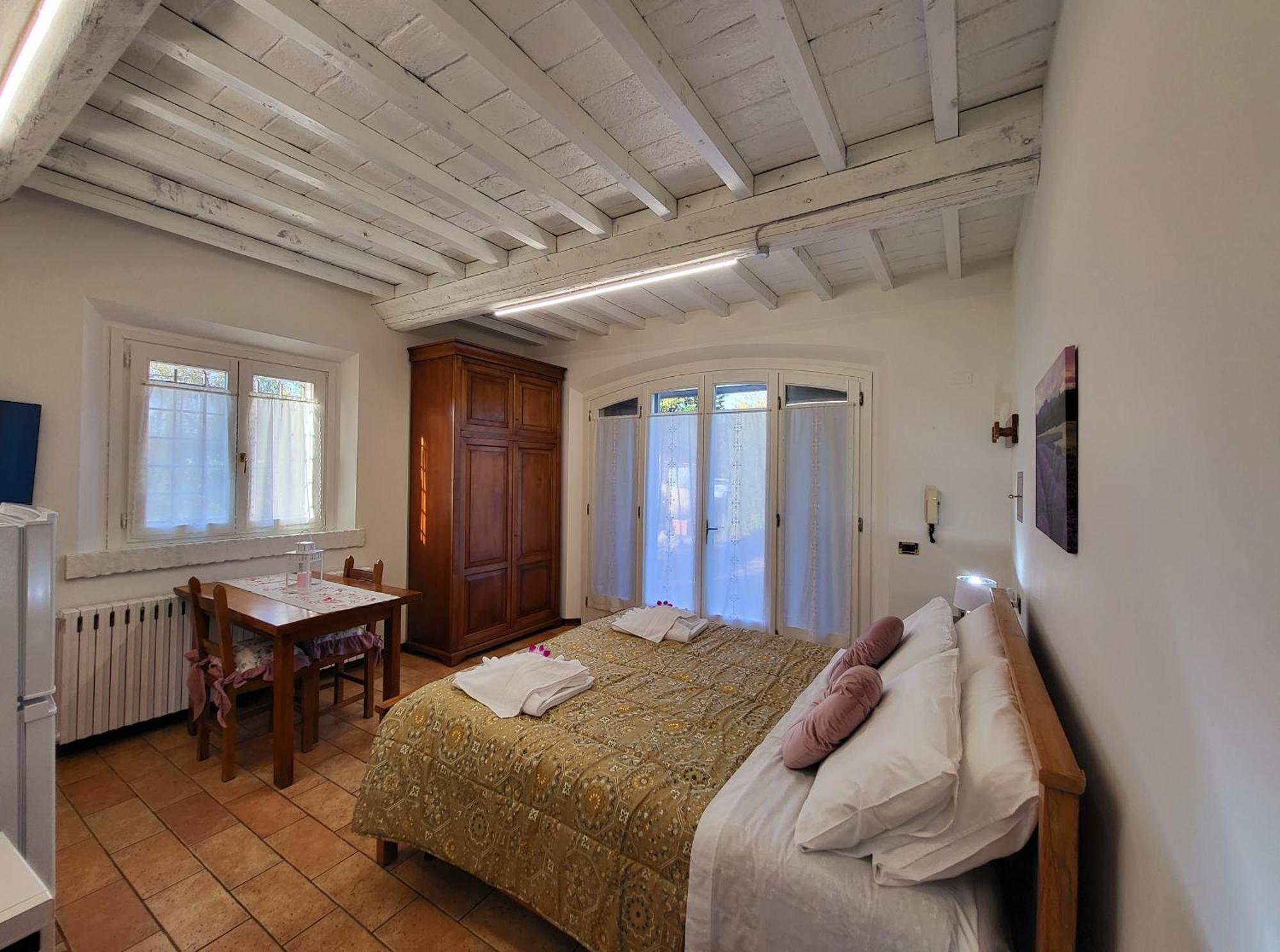 Residence Antico Borgo Modena Esterno foto