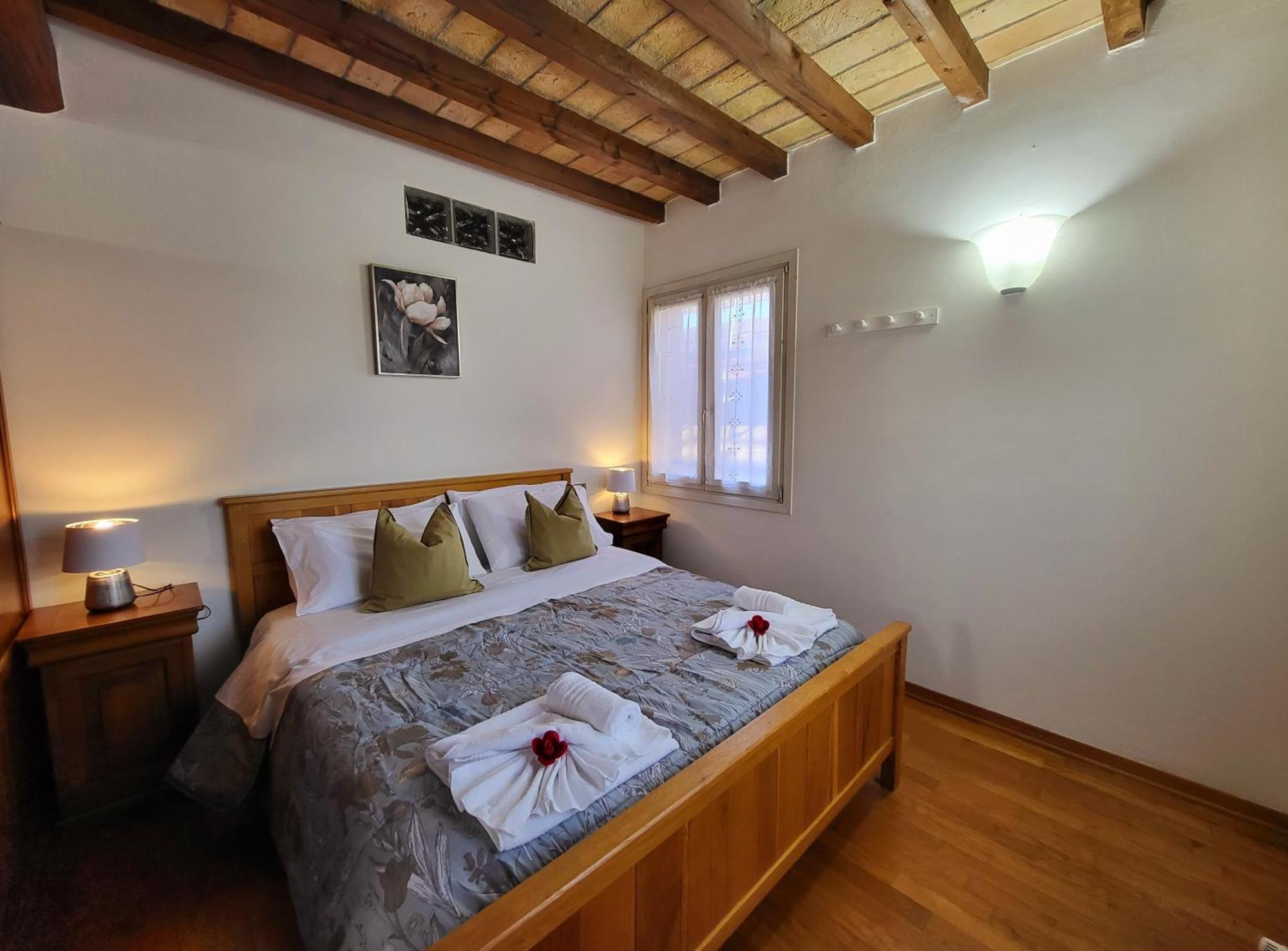Residence Antico Borgo Modena Esterno foto