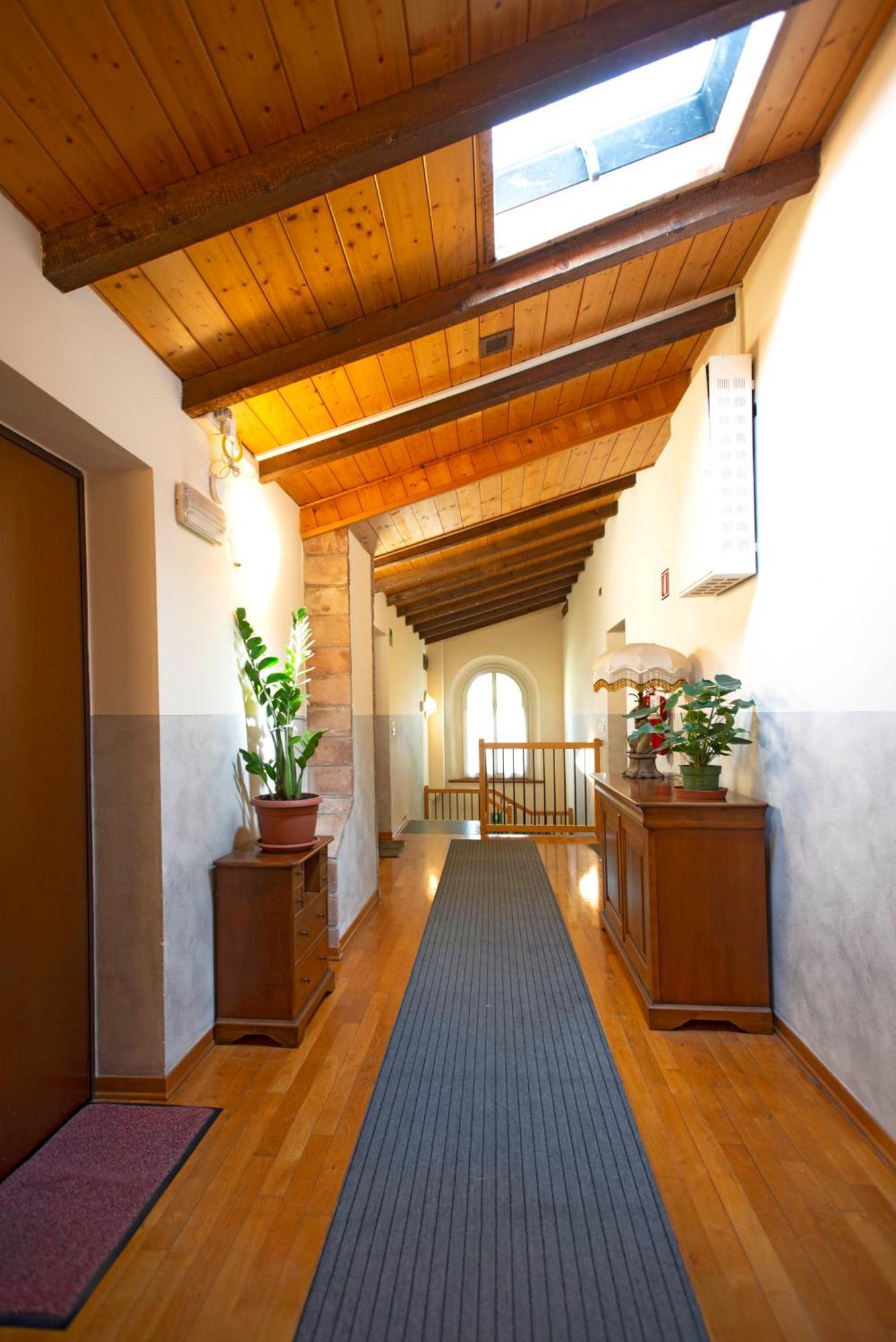 Residence Antico Borgo Modena Esterno foto